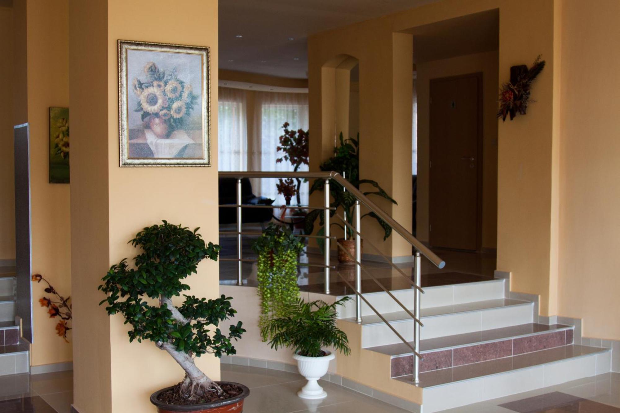 Family Hotel Mimosa Царёво Экстерьер фото