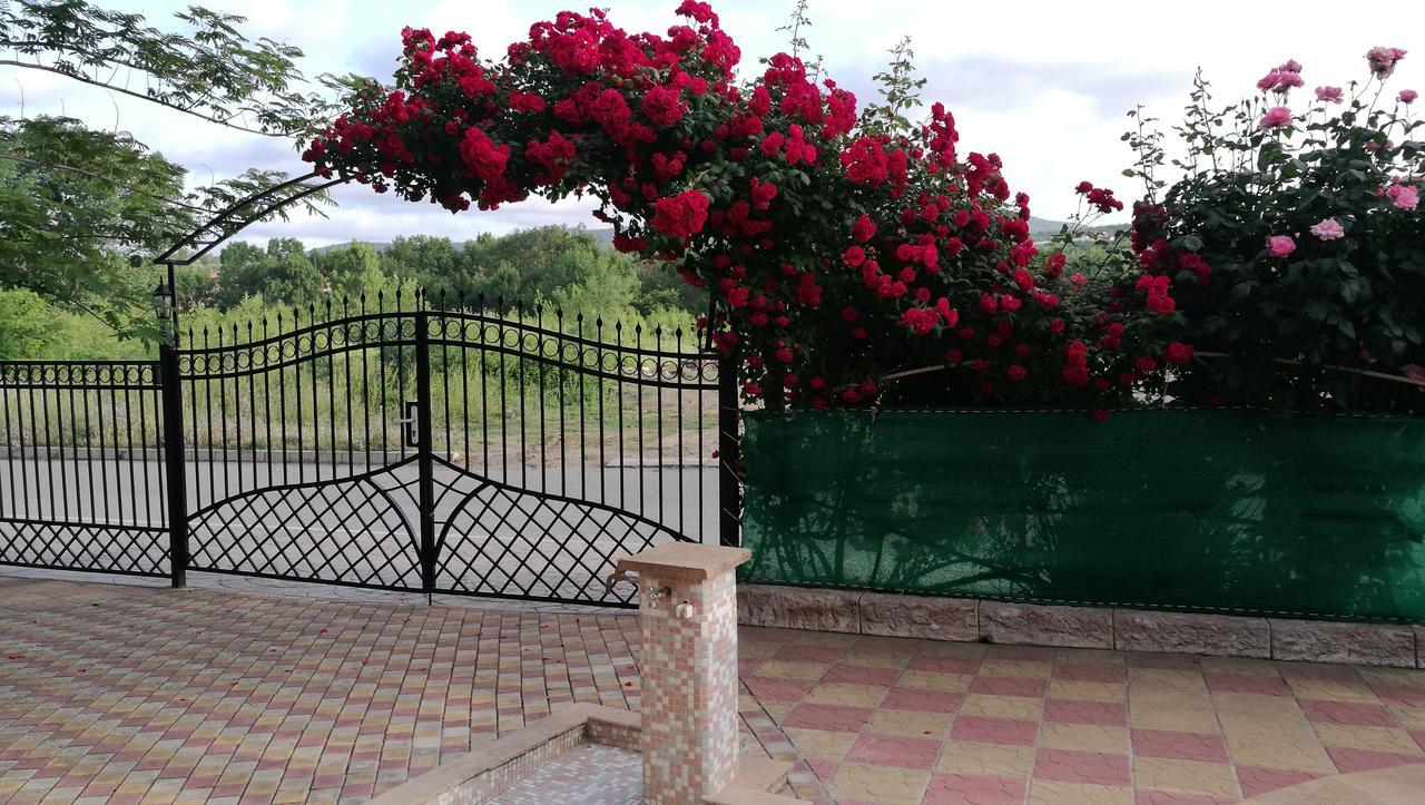 Family Hotel Mimosa Царёво Экстерьер фото