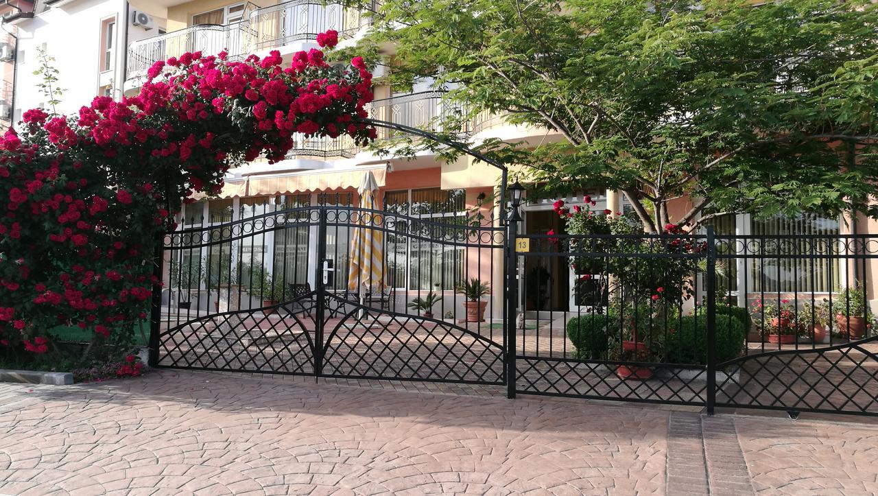 Family Hotel Mimosa Царёво Экстерьер фото